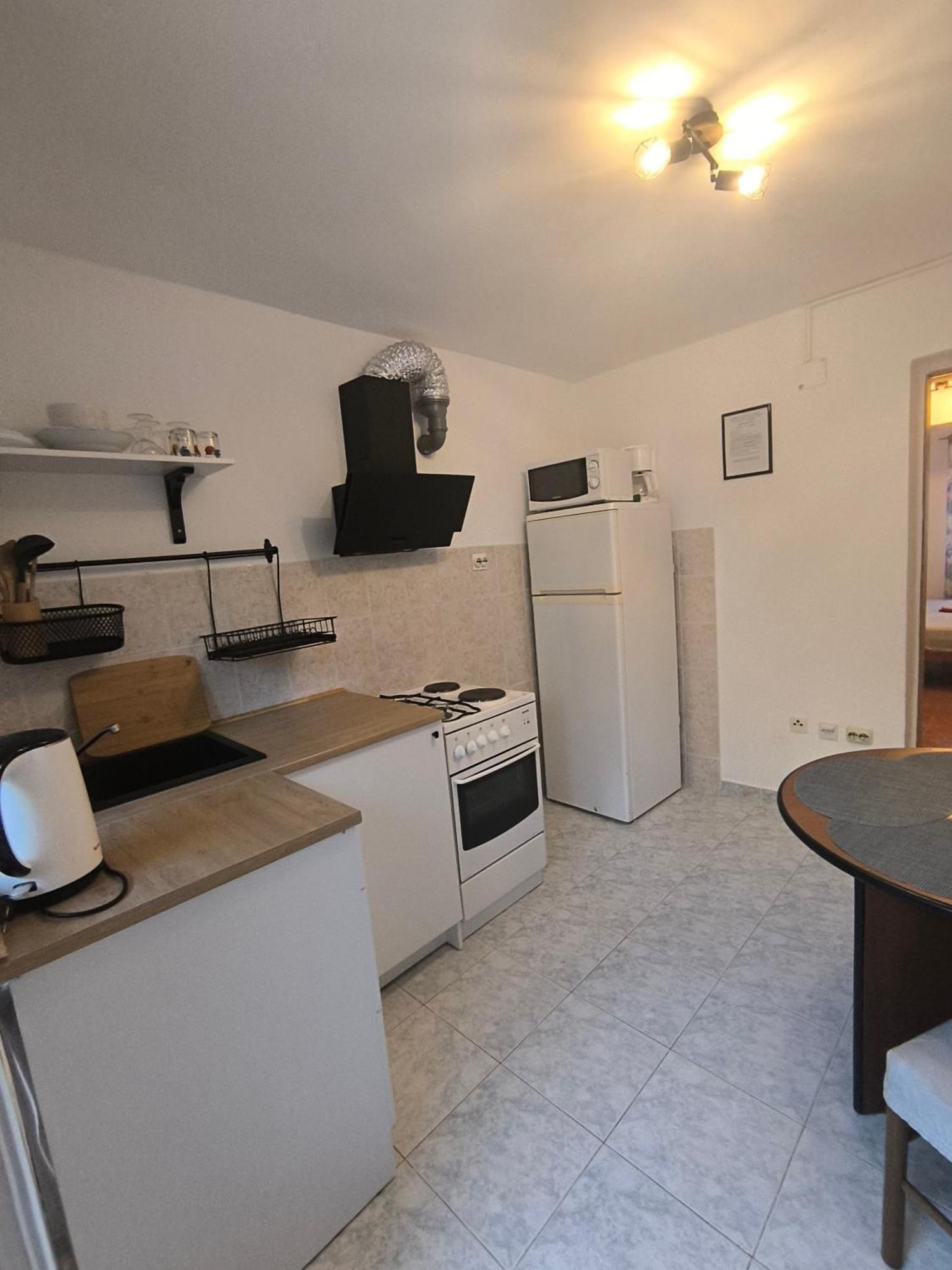 Apartments Toni Рогозница Экстерьер фото