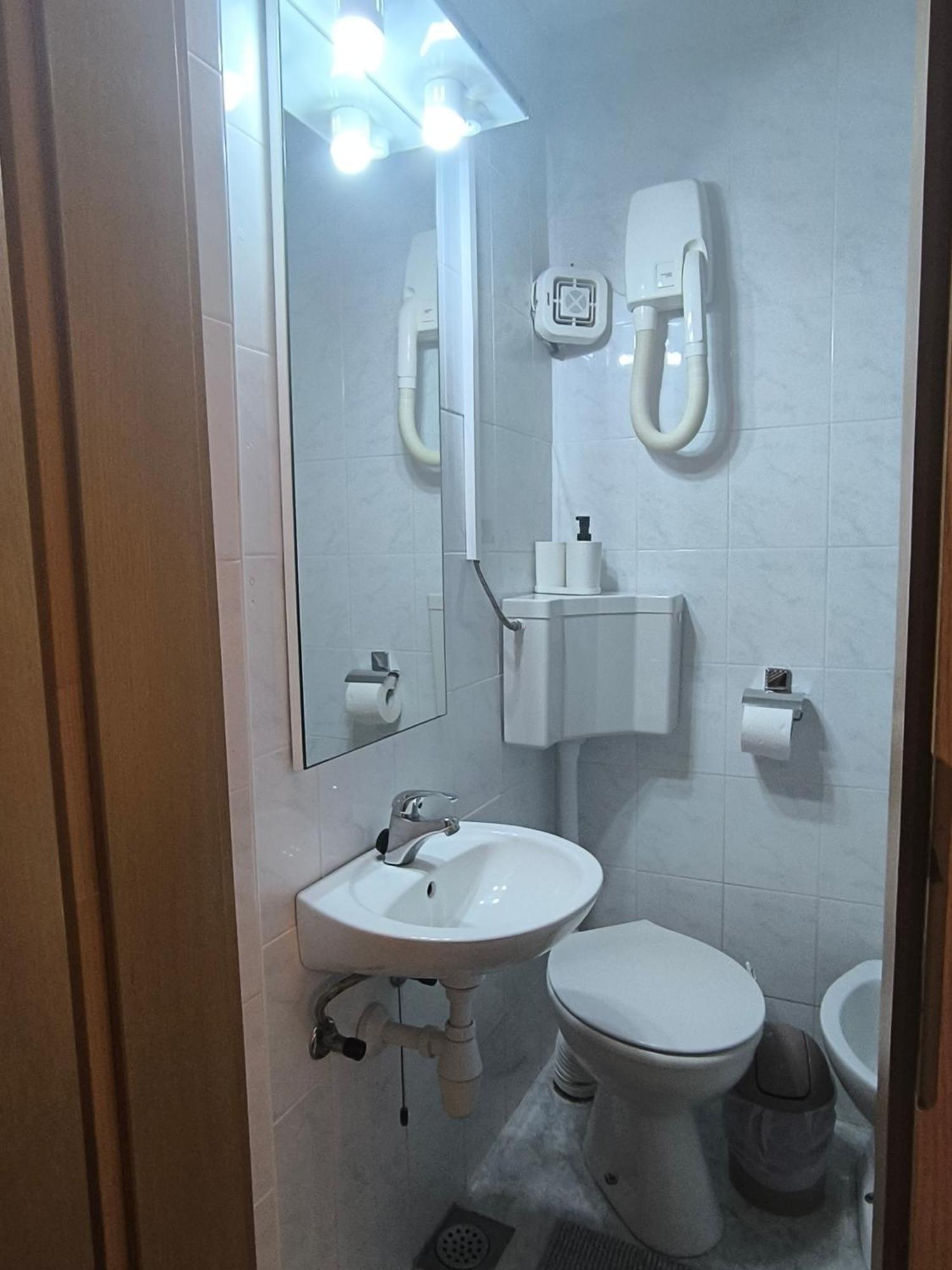 Apartments Toni Рогозница Экстерьер фото